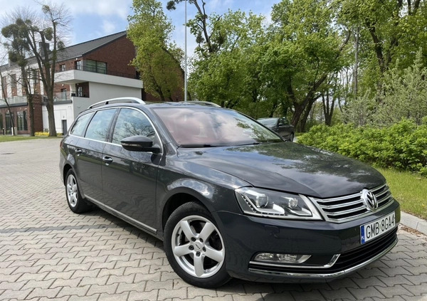 Volkswagen Passat cena 33900 przebieg: 244500, rok produkcji 2012 z Malbork małe 172